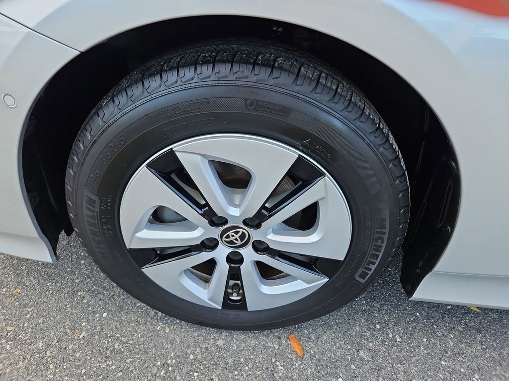 Used 2018 Toyota Prius Two image 30