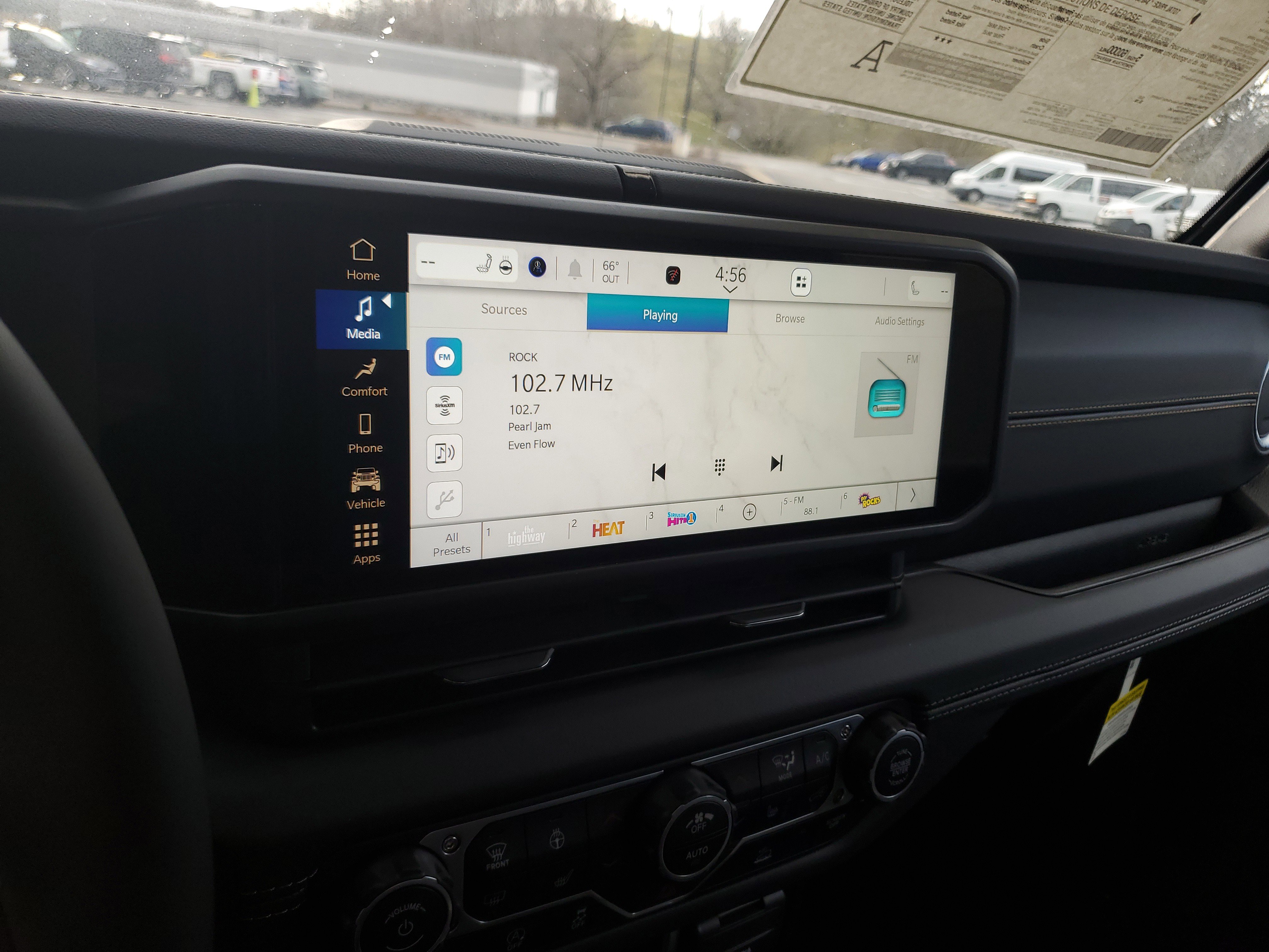 New 2025 Jeep Gladiator High Tide image 16