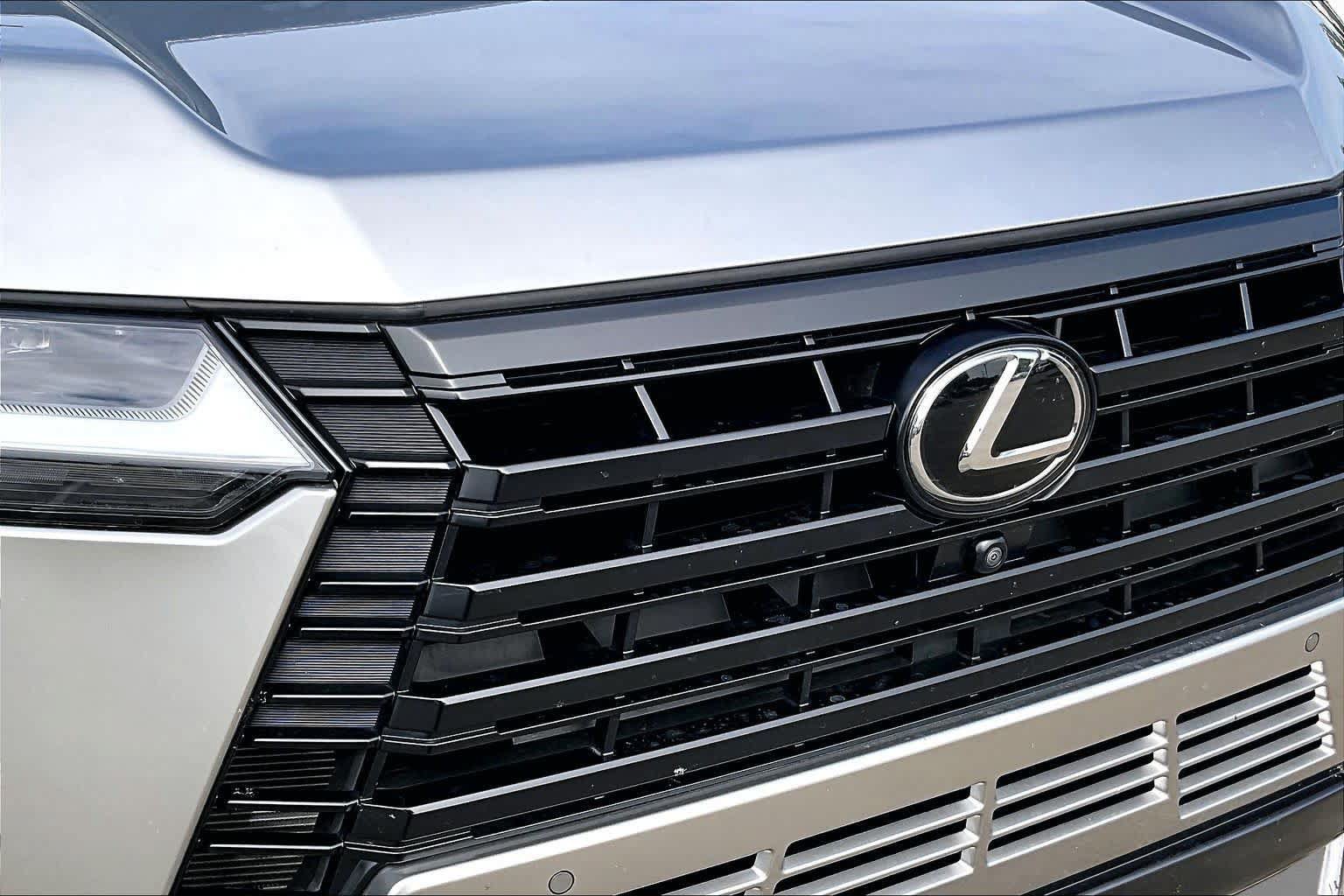 Used 2025 Lexus GX 550 w/ Accessory Package (2T) AWD/4WD image 27