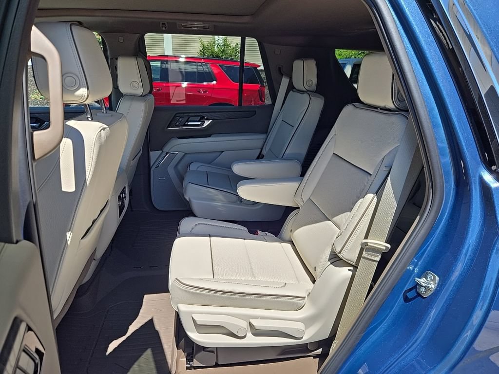 New 2026 GMC Yukon Denali w/ Sun & Power Step Package AWD/4WD image 12