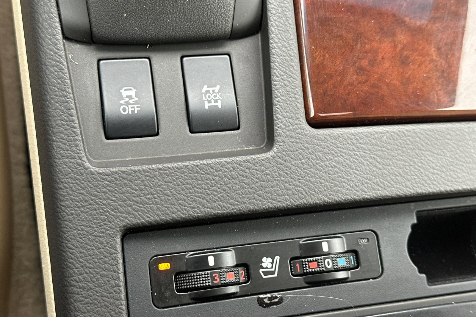 Used 2014 Lexus RX 350 AWD w/ Navigation Package image 26