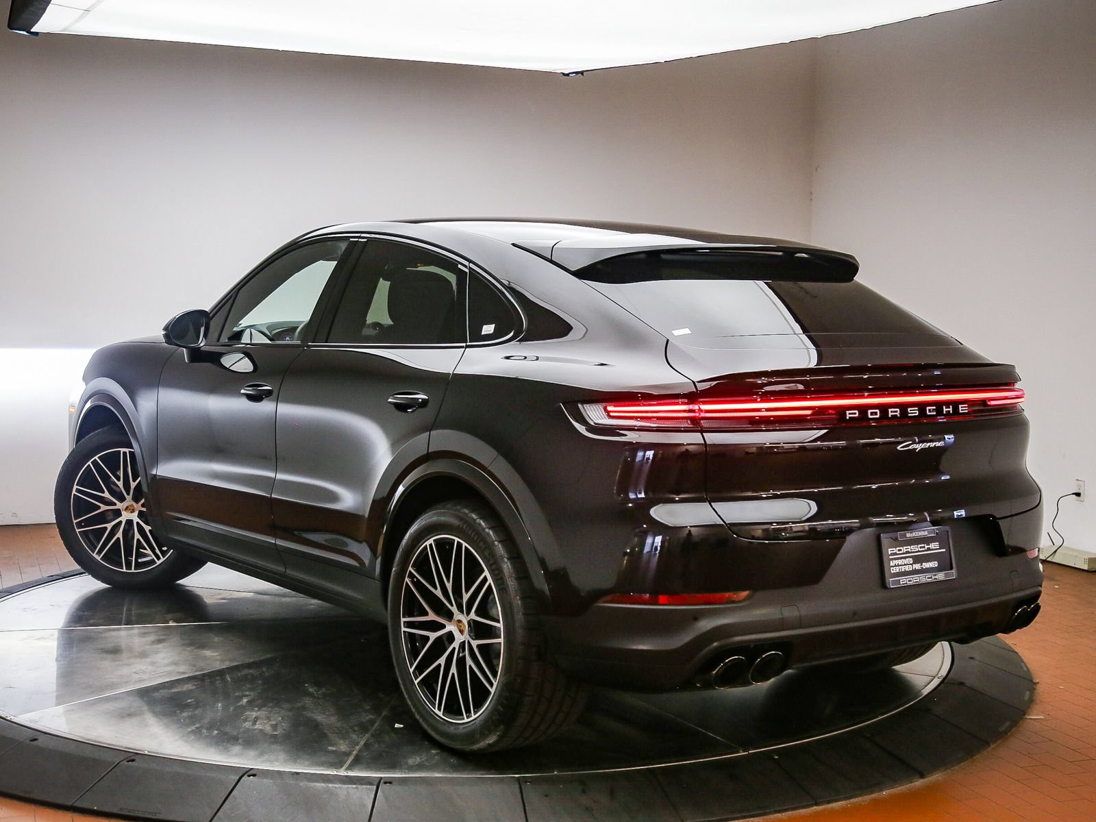 Certified 2026 Porsche Cayenne Coupe AWD/4WD image 6