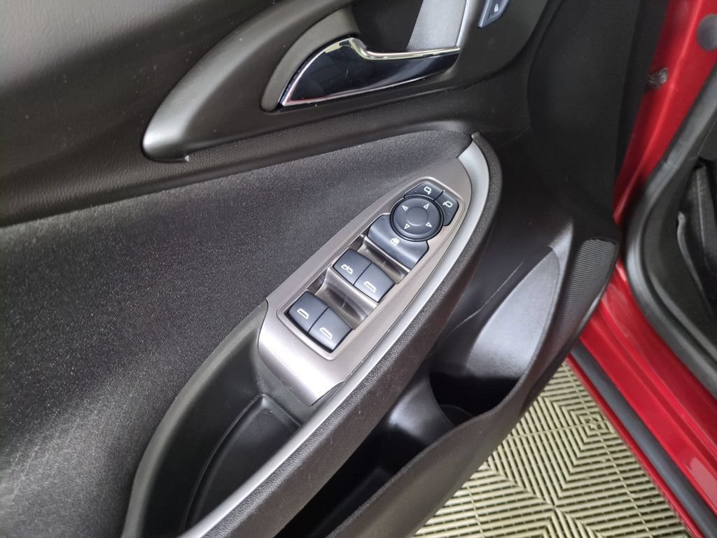 Used 2025 Chevrolet Malibu LT w/ Sport Edition FWD image 14
