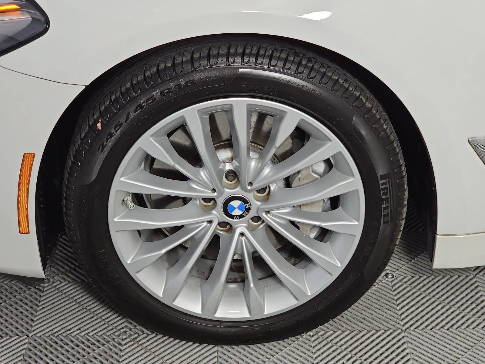 Used 2021 BMW 530i w/ Premium Package RWD image 10