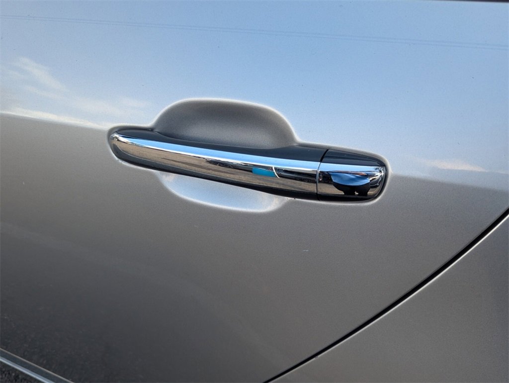 Used 2010 Hyundai Genesis 4.6 w/ Technology Pkg 5 image 17