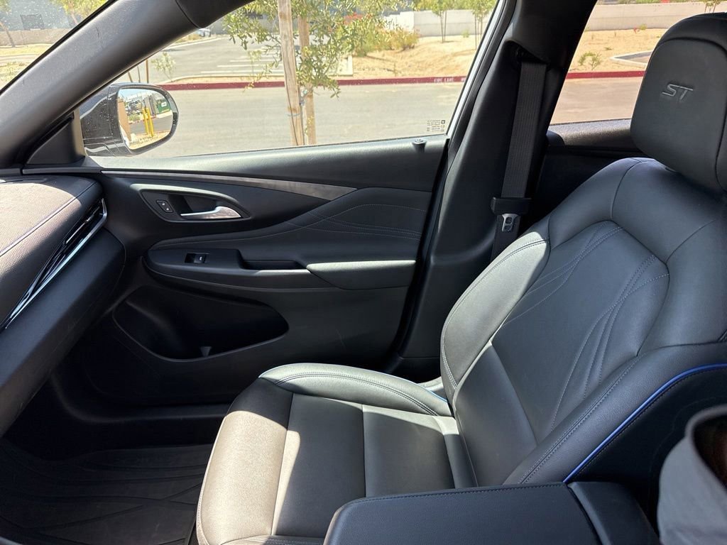 Used 2024 Buick Envista Sport Touring w/ Convenience I Package FWD image 13