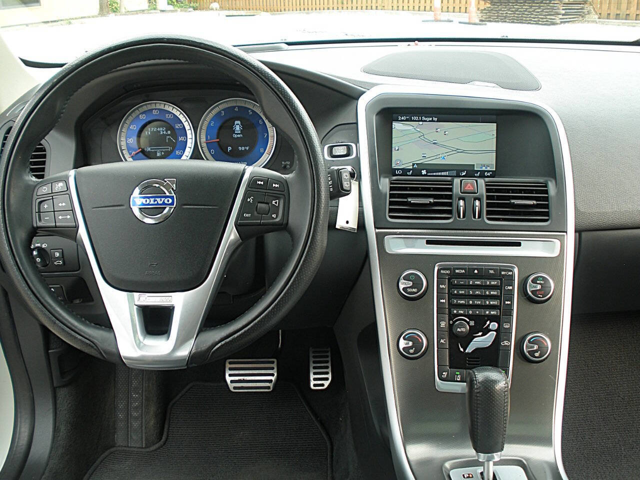 Used 2011 Volvo XC60 T6 R-Design w/ Convenience Pkg AWD/4WD image 34
