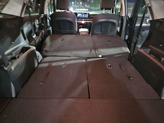 Used 2025 Kia Sorento LX image 37