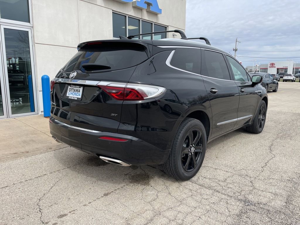 Used 2023 Buick Enclave Essence w/ Experience Buick Package image 5