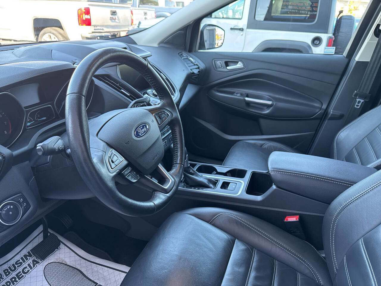 Used 2018 Ford Escape Titanium w/ Ford Safe & Smart Package image 17