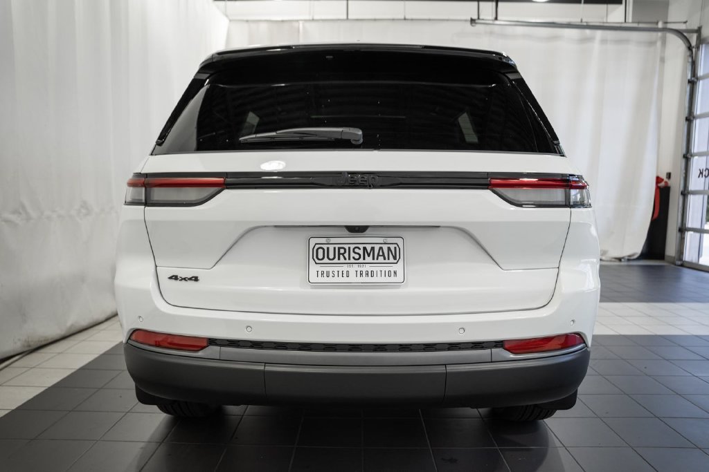 New 2026 Jeep Grand Cherokee Altitude AWD/4WD image 5