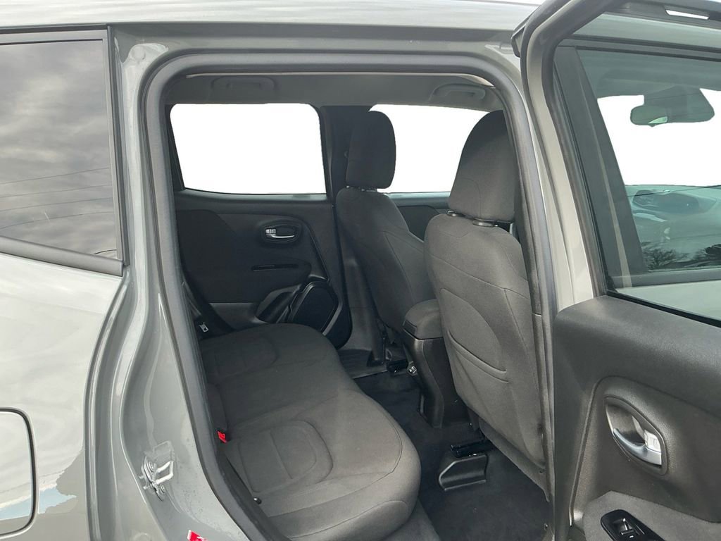 Used 2021 Jeep Renegade Latitude image 23