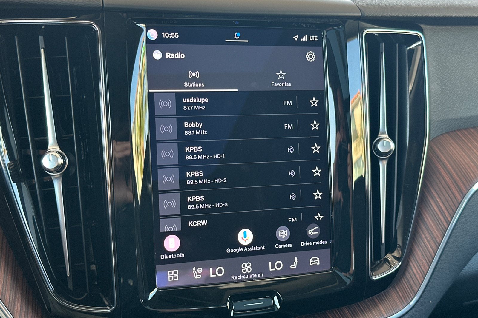 Certified 2023 Volvo XC60 T8 Plus AWD/4WD image 22