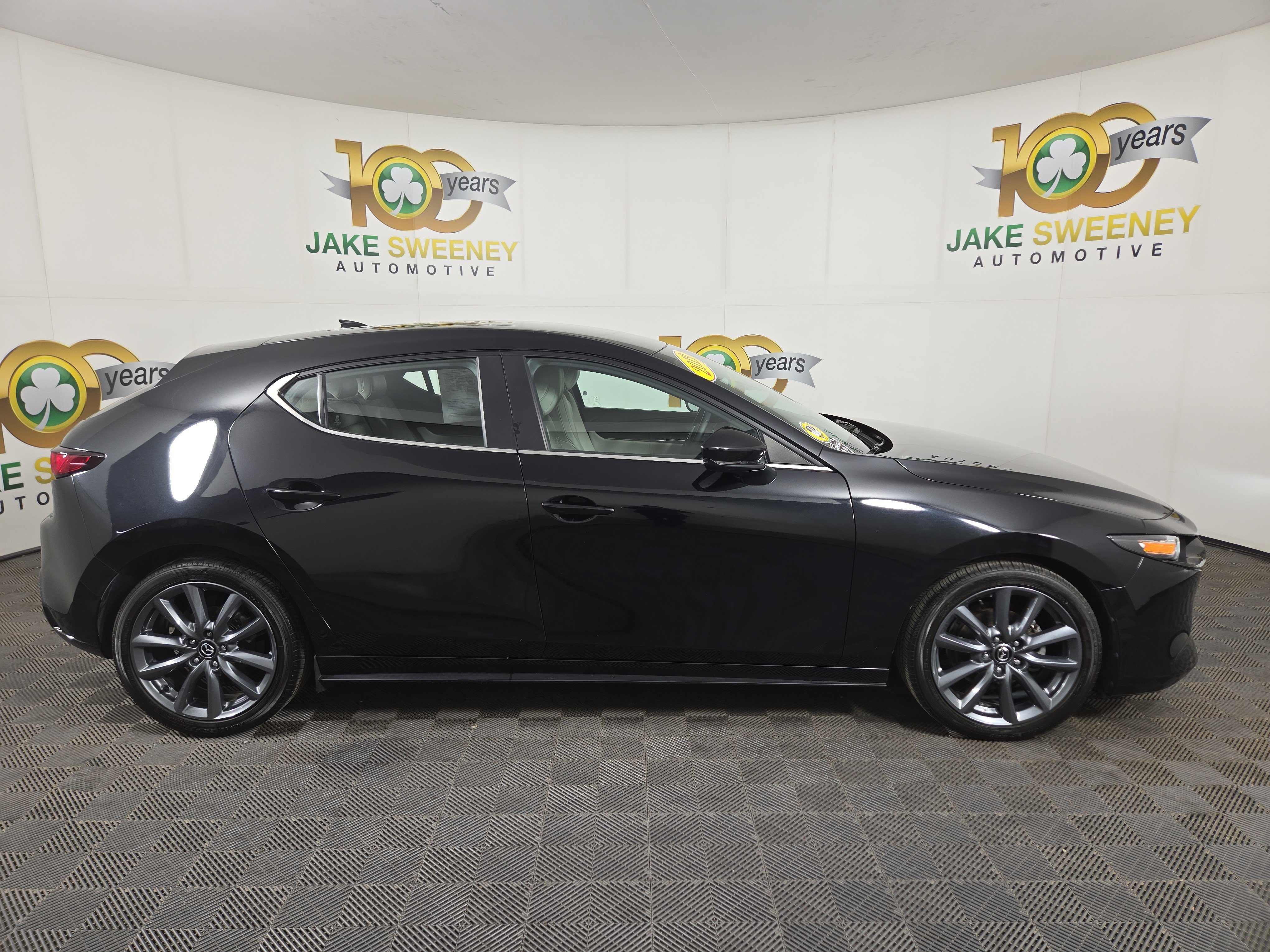 Used 2019 MAZDA MAZDA3 Hatchback w/ Preferred Package image 11