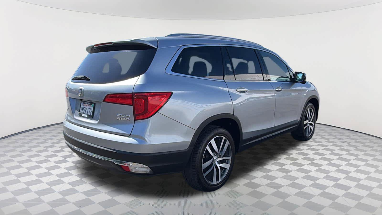 Used 2016 Honda Pilot Touring image 5