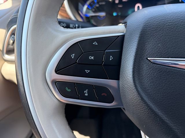 Used 2021 Chrysler Pacifica Limited w/ Premium & Safety Sphere Group FWD image 19