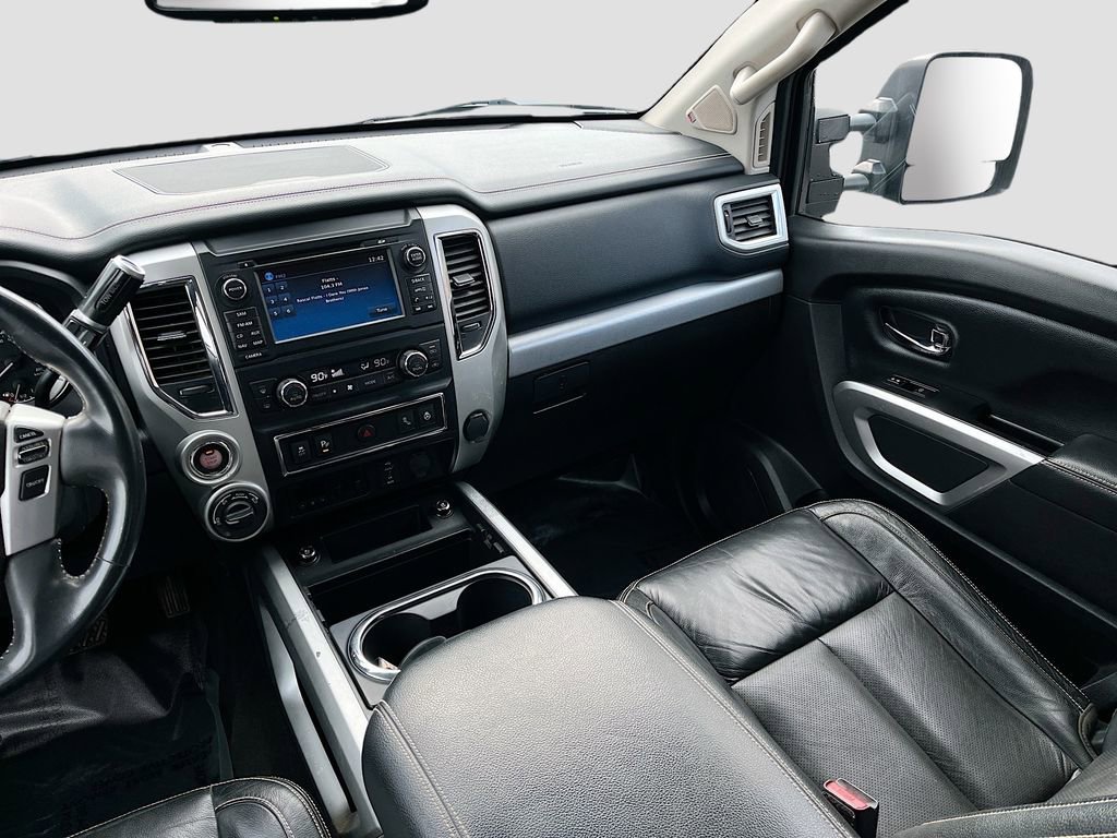Used 2018 Nissan Titan PRO-4X w/ Pro-4x Convenience Package image 23