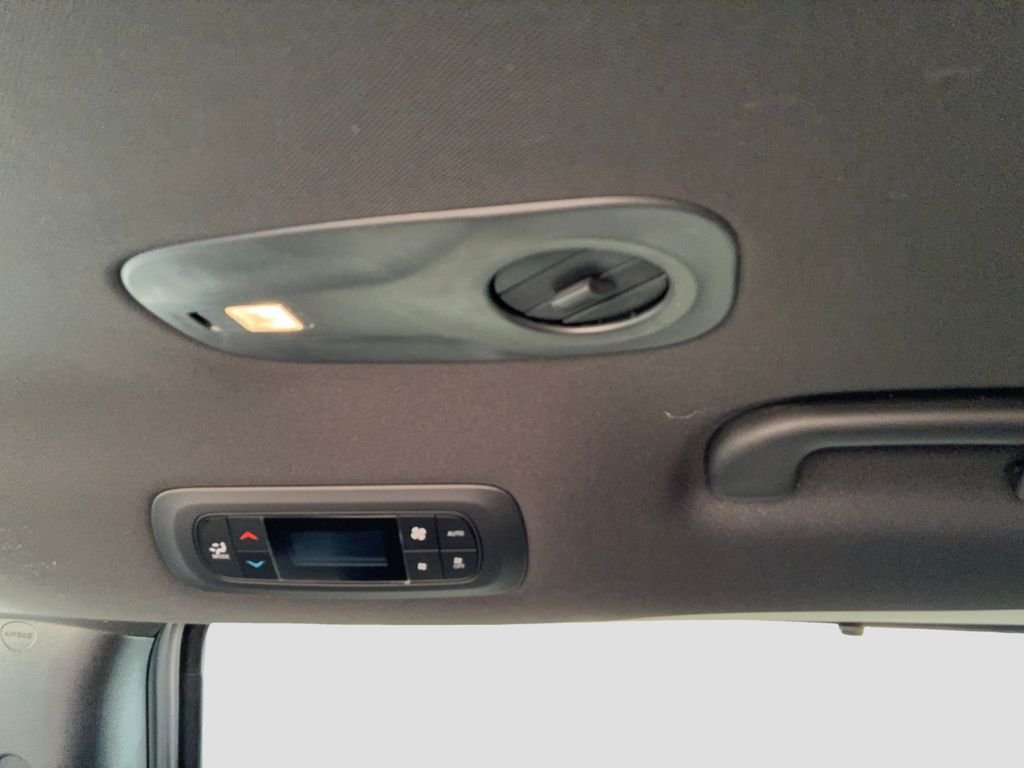 New 2026 Chrysler Pacifica Select AWD/4WD image 20