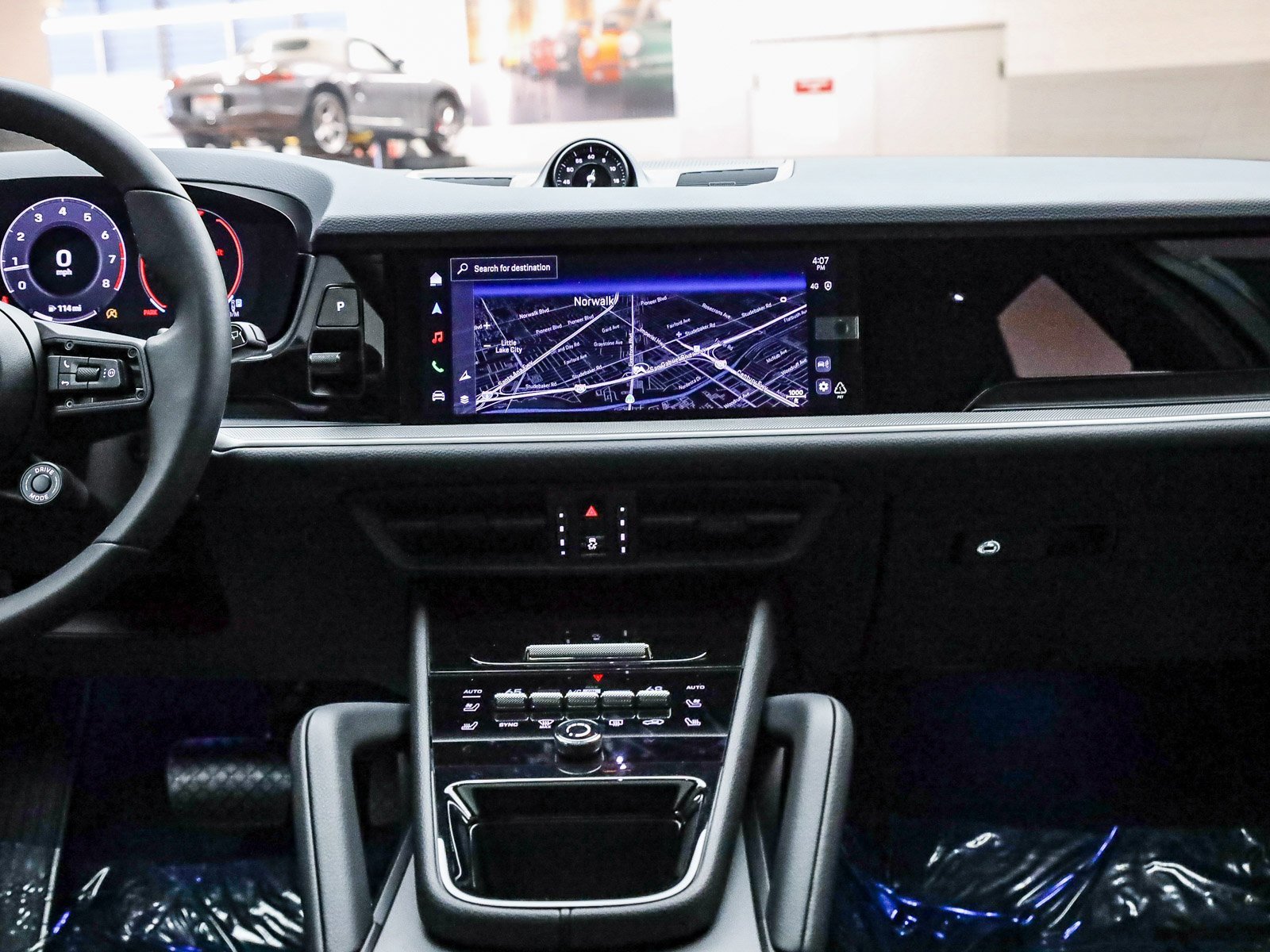 Used 2025 Porsche Cayenne image 15
