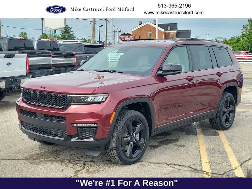 Used 2025 Jeep Grand Cherokee L Limited w/ Black Appearance Package AWD/4WD image 1