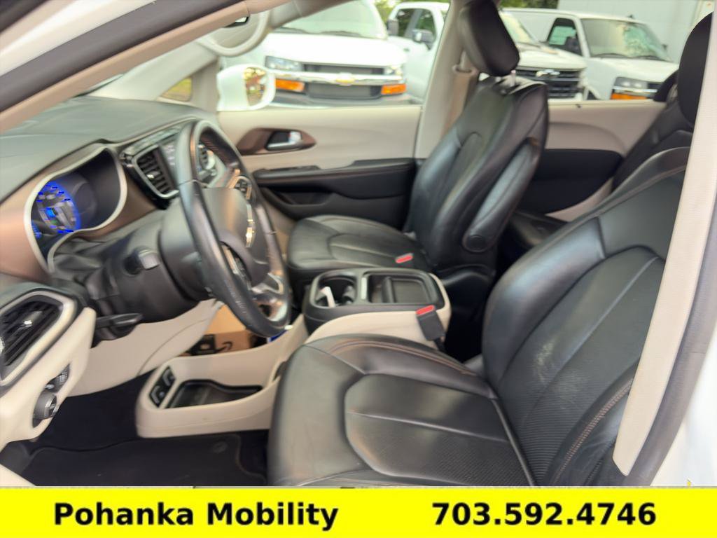 Used 2018 Chrysler Pacifica Touring-L FWD image 25