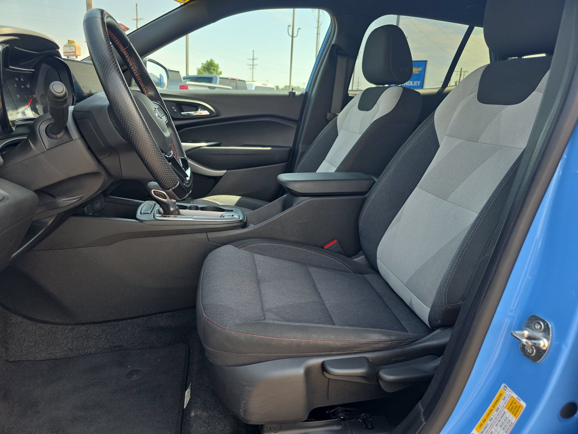 Used 2024 Chevrolet Trax RS FWD image 10