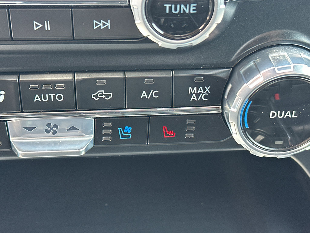 Used 2023 Ford F150 Lariat w/ Equipment Group 502A High image 26