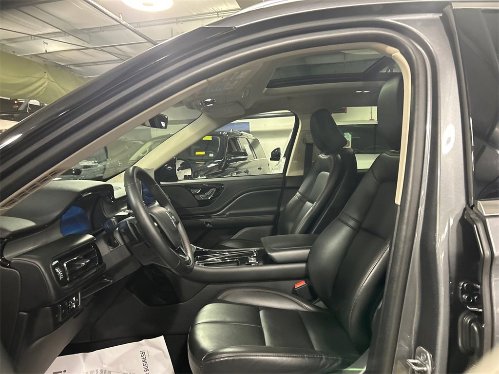 Used 2023 Lincoln Aviator AWD w/ Premium Package image 10