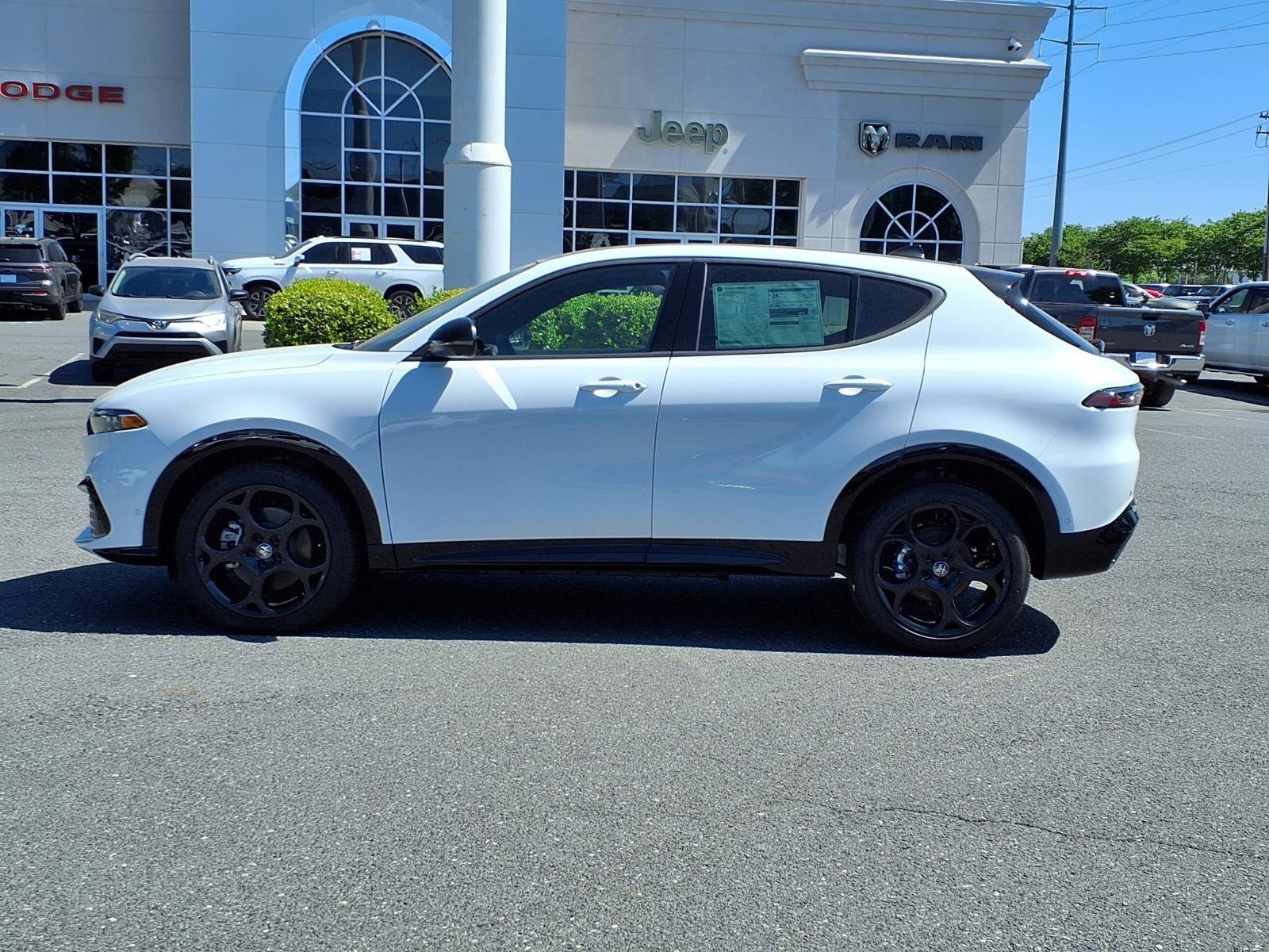 New 2026 Alfa Romeo Tonale w/ Active Assist Package AWD/4WD image 3