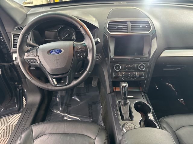Used 2017 Ford Explorer XLT w/ Equipment Group 202A image 30