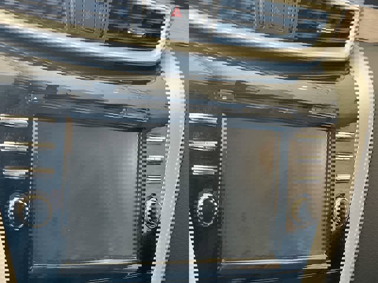 Used 2018 Nissan Murano SV image 16