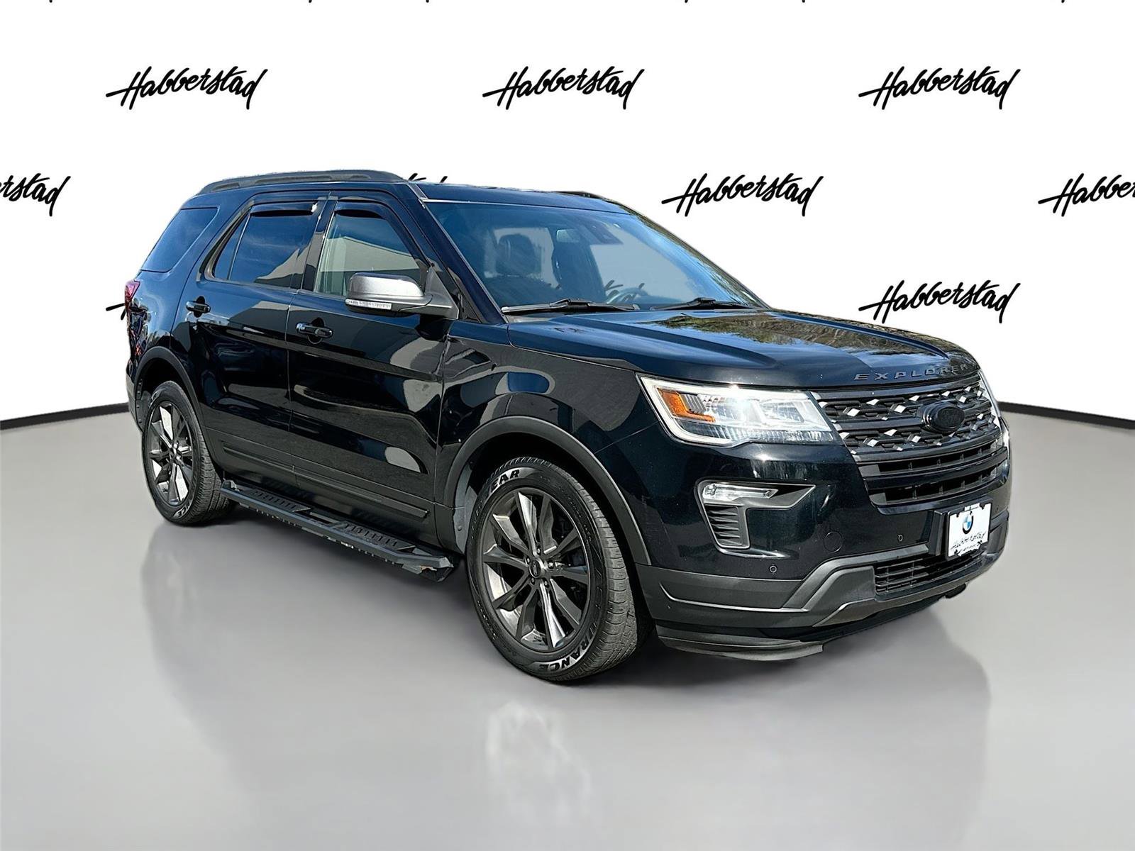 Used 2018 Ford Explorer XLT w/ Equipment Group 202A image 3
