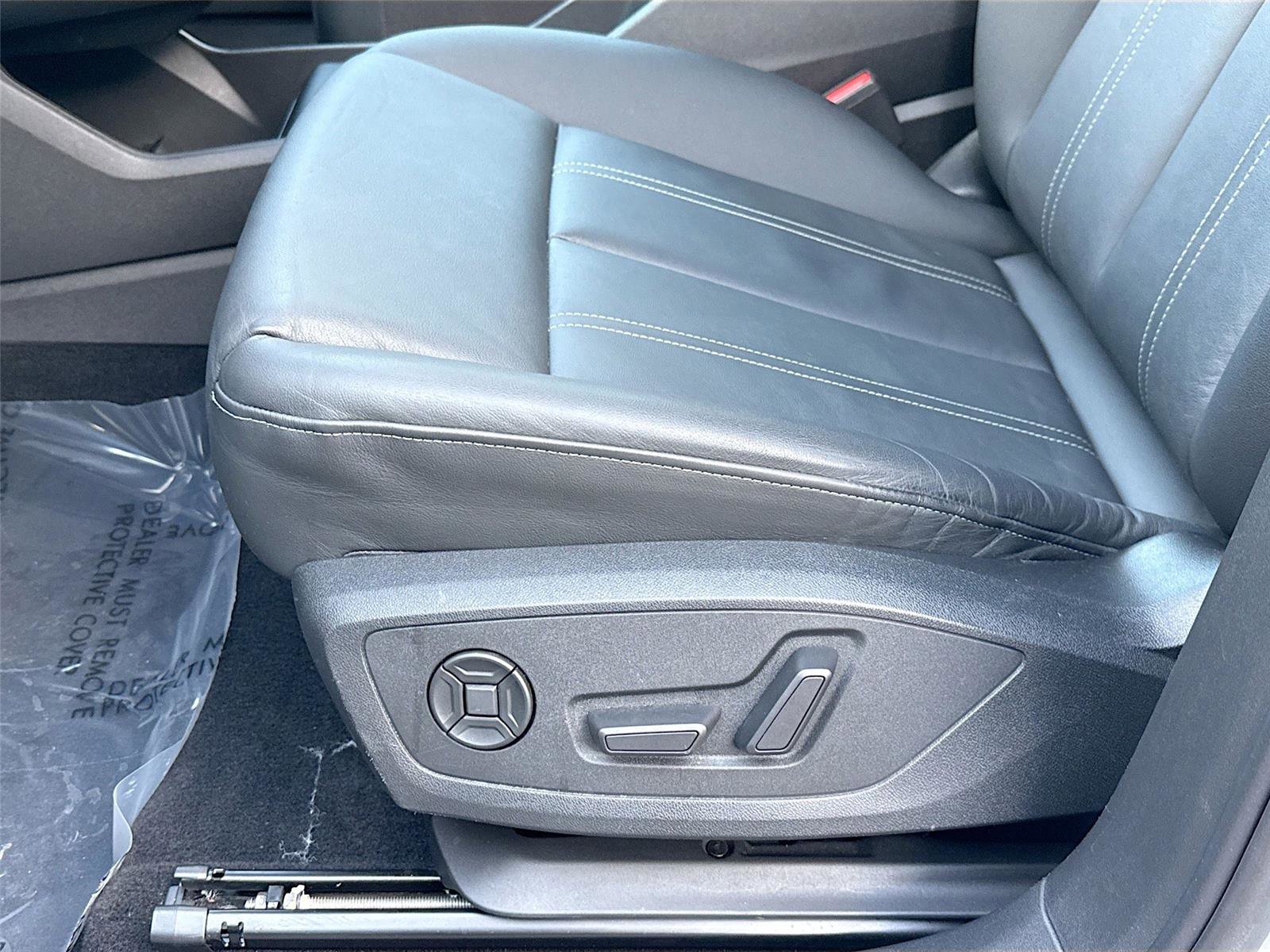 Used 2022 Audi Q4 e-tron Premium w/ Convenience Package AWD/4WD image 19