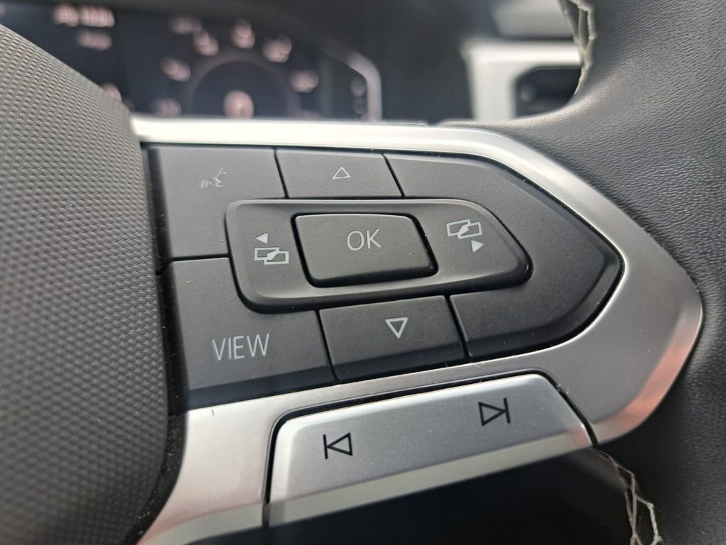 Used 2023 Volkswagen Atlas Cross Sport SE image 13