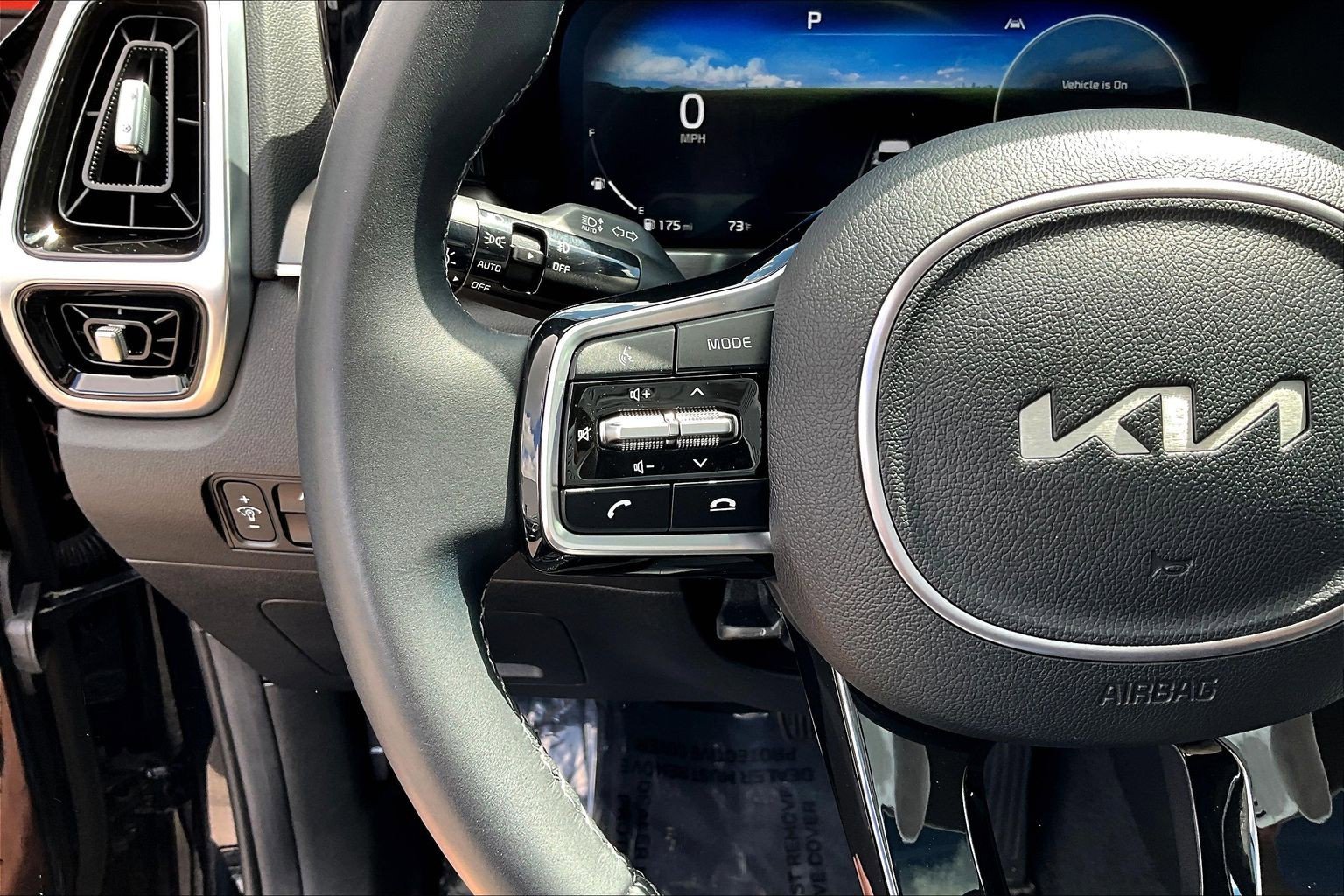 Used 2023 Kia Sorento SX AWD/4WD image 11