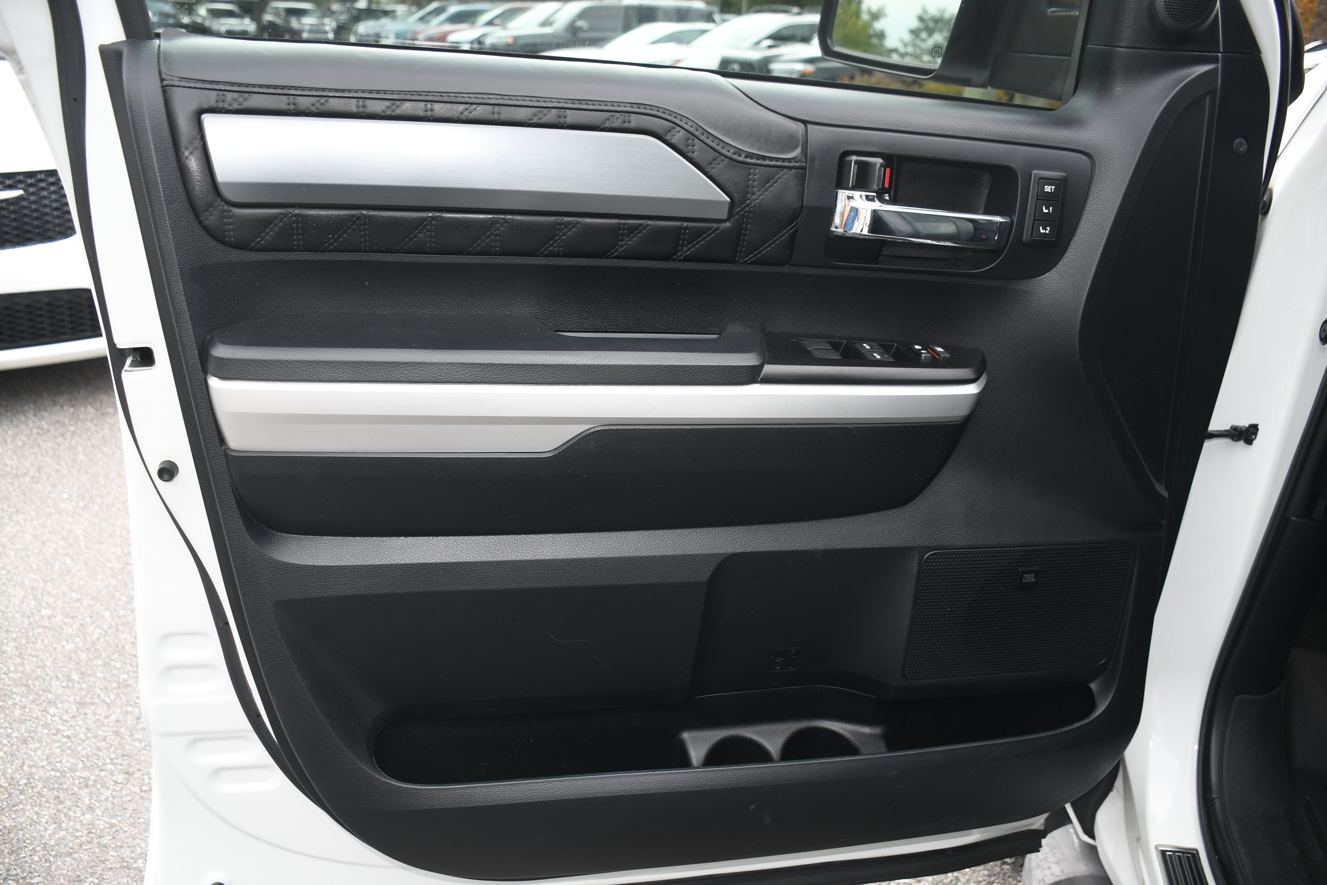 Used 2017 Toyota Tundra Platinum AWD/4WD image 10