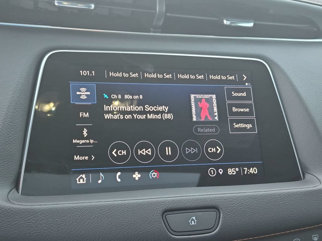 Used 2022 Cadillac XT4 Sport w/ Enhanced Visibility Package FWD image 16