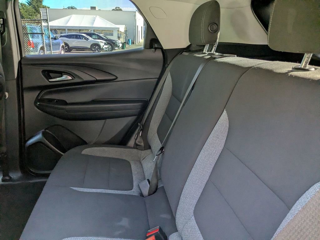 Used 2021 Chevrolet TrailBlazer LS image 23