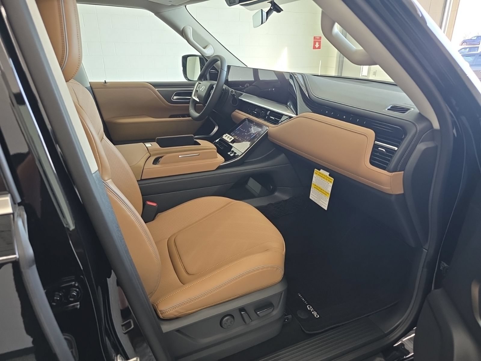 New 2026 INFINITI QX80 Luxe w/ Cargo Package RWD image 9