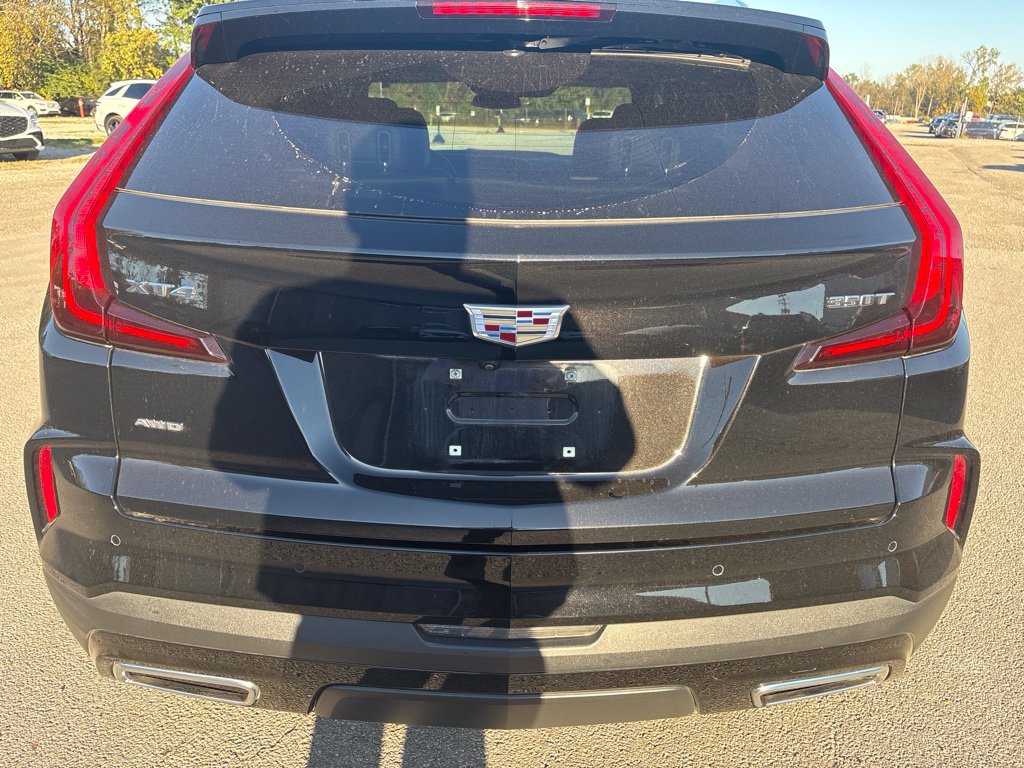 Used 2024 Cadillac XT4 Premium Luxury AWD/4WD image 4