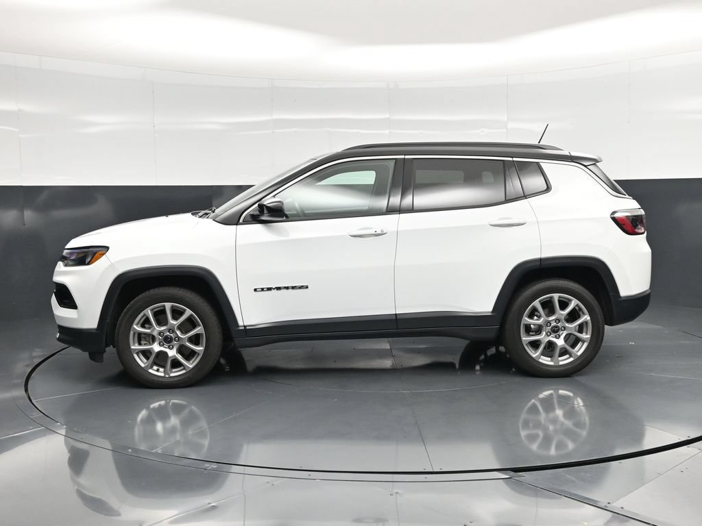 Used 2025 Jeep Compass Limited AWD/4WD image 8