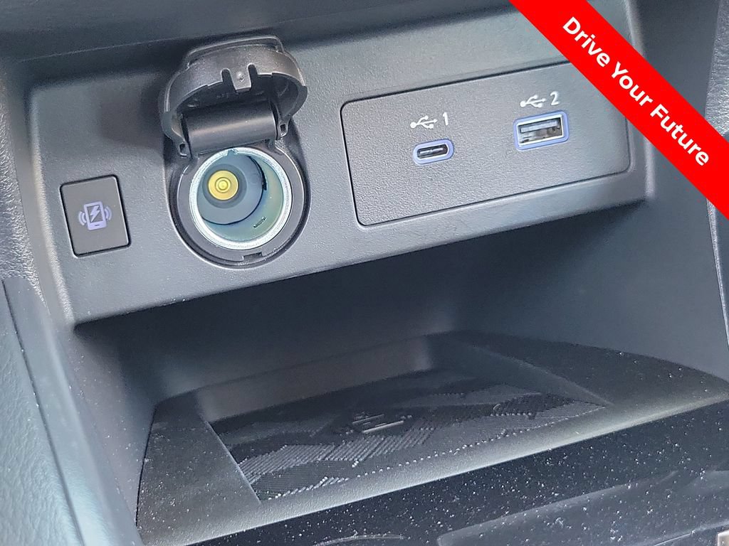 Certified 2025 Nissan Versa SR w/ Trunk Package FWD image 11