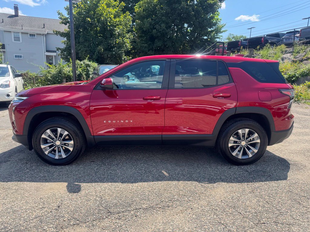 Used 2026 Chevrolet Equinox LT FWD image 3