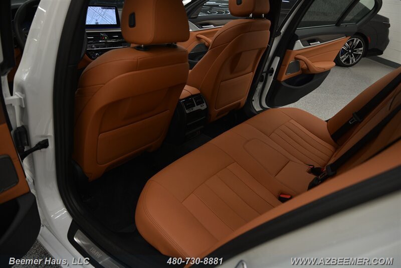 Used 2023 BMW 530i w/ Premium Package RWD image 30
