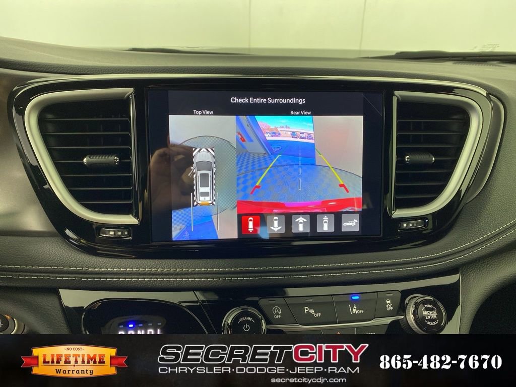 New 2026 Chrysler Pacifica Select image 24