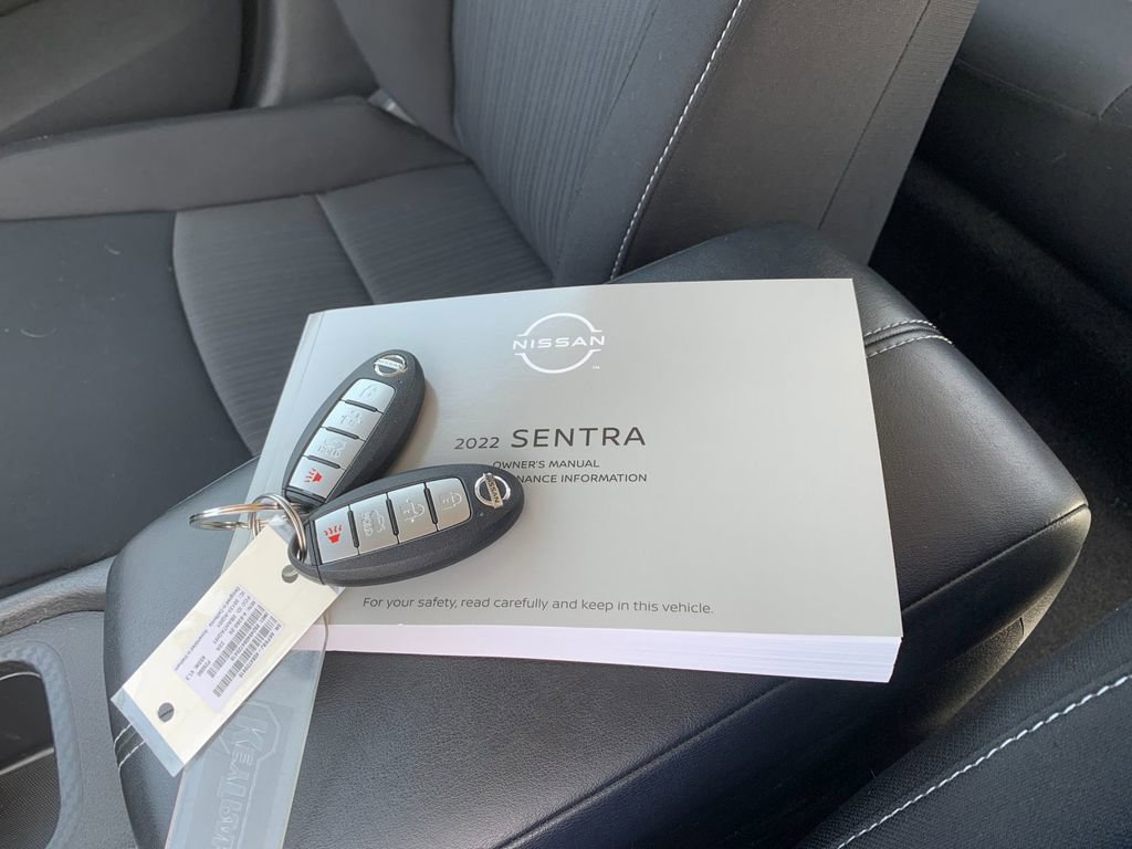 Used 2022 Nissan Sentra SV w/ Electronics Package FWD image 9