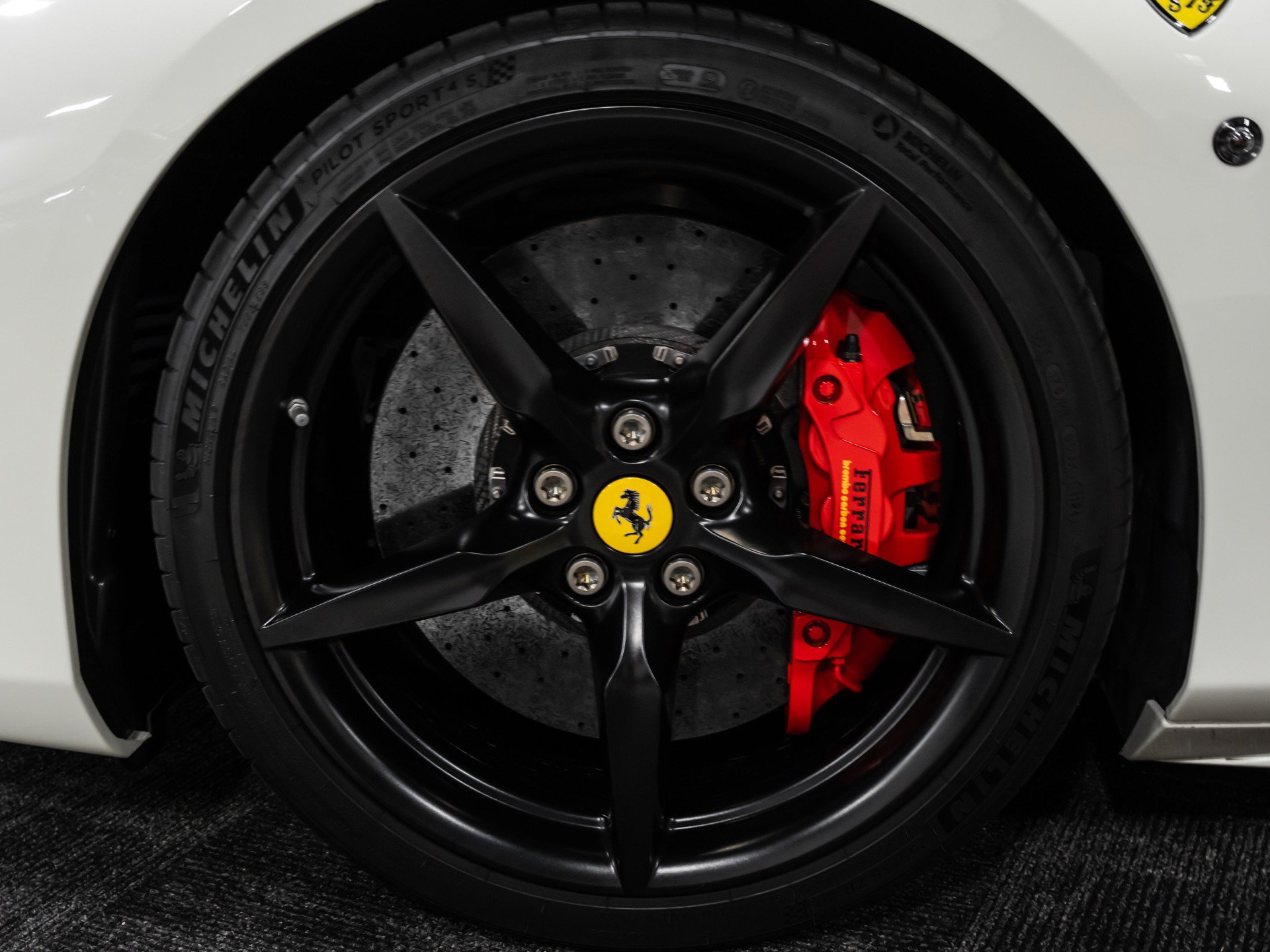 Used 2016 Ferrari 488 GTB RWD image 29