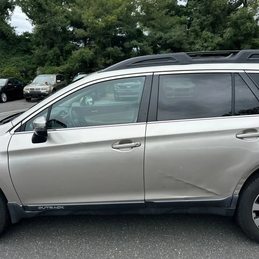 Used 2017 Subaru Outback 2.5i Limited AWD/4WD image 4