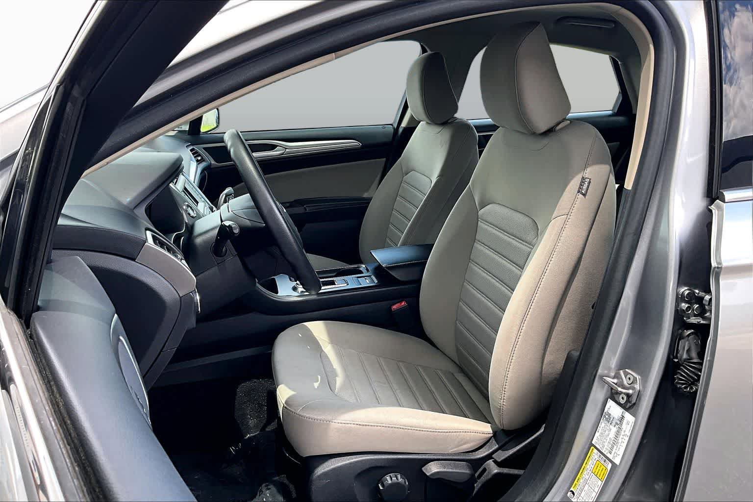 Used 2020 Ford Fusion S FWD image 8