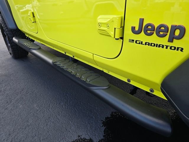Used 2023 Jeep Gladiator Rubicon w/ Dual Top Group image 32